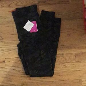 Spanx Black Camo Leggings M new with tags